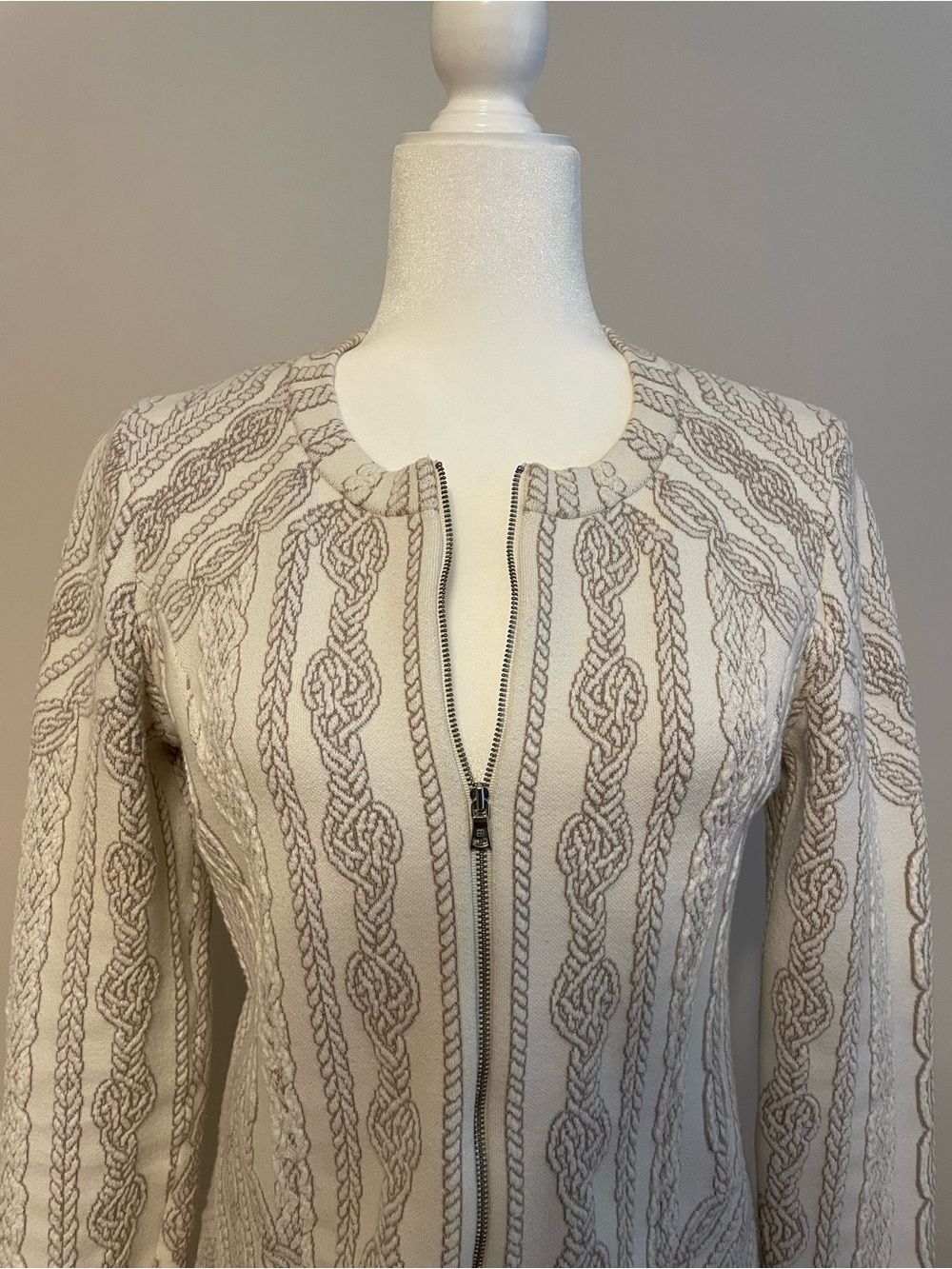 BCBGMaxAzria Cream and Tan Patterned Sweater
